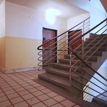 Ferienwohnung Colourful Modern Flat / Balcony / Charles Bridge Prag Exterior foto