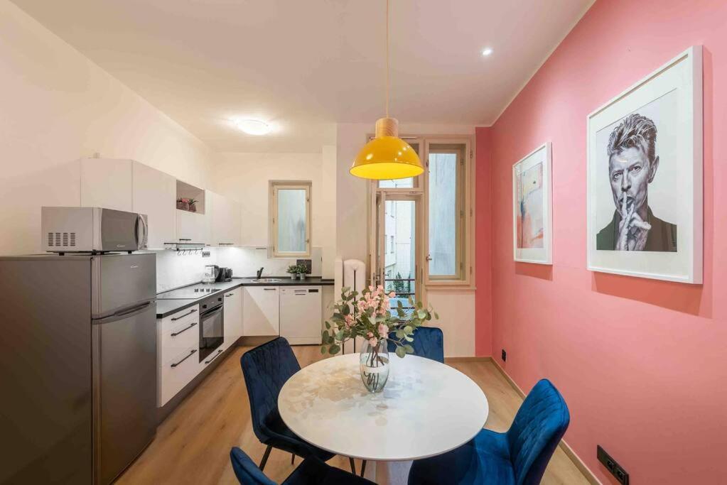 Ferienwohnung Colourful Modern Flat / Balcony / Charles Bridge Prag Exterior foto
